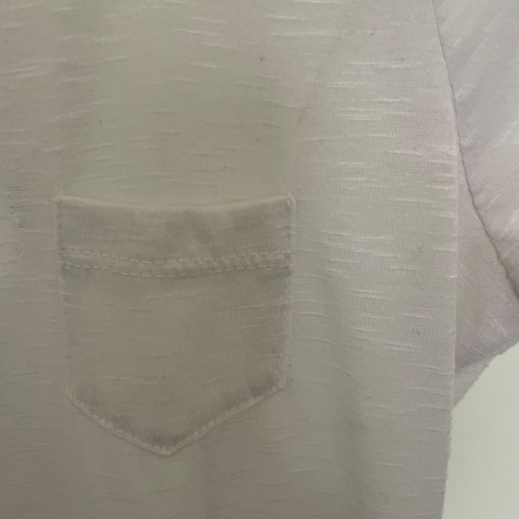 White Top with Bows in the Back - Picture 2 of 4